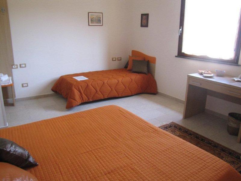 Arianna Hill House La Spezia Room photo